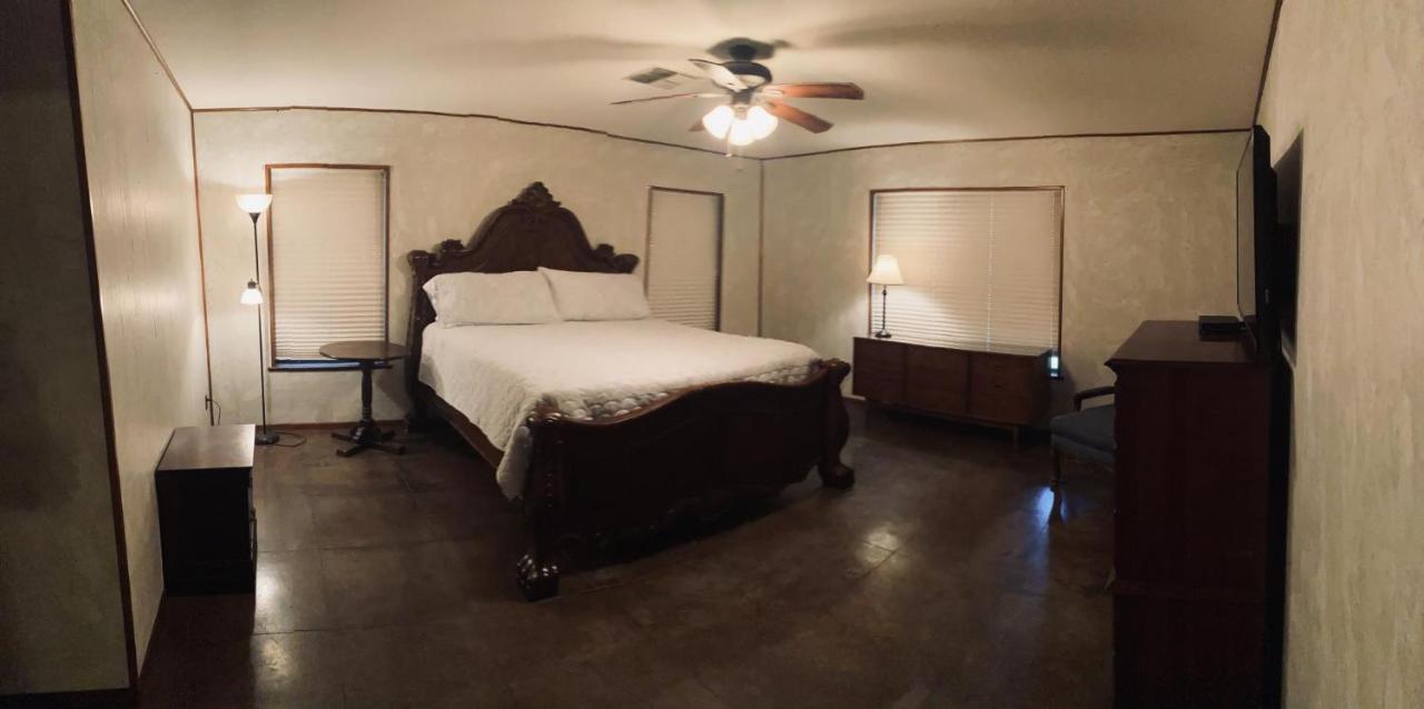 Riverstone Cabins Hotel Leakey Bagian luar foto