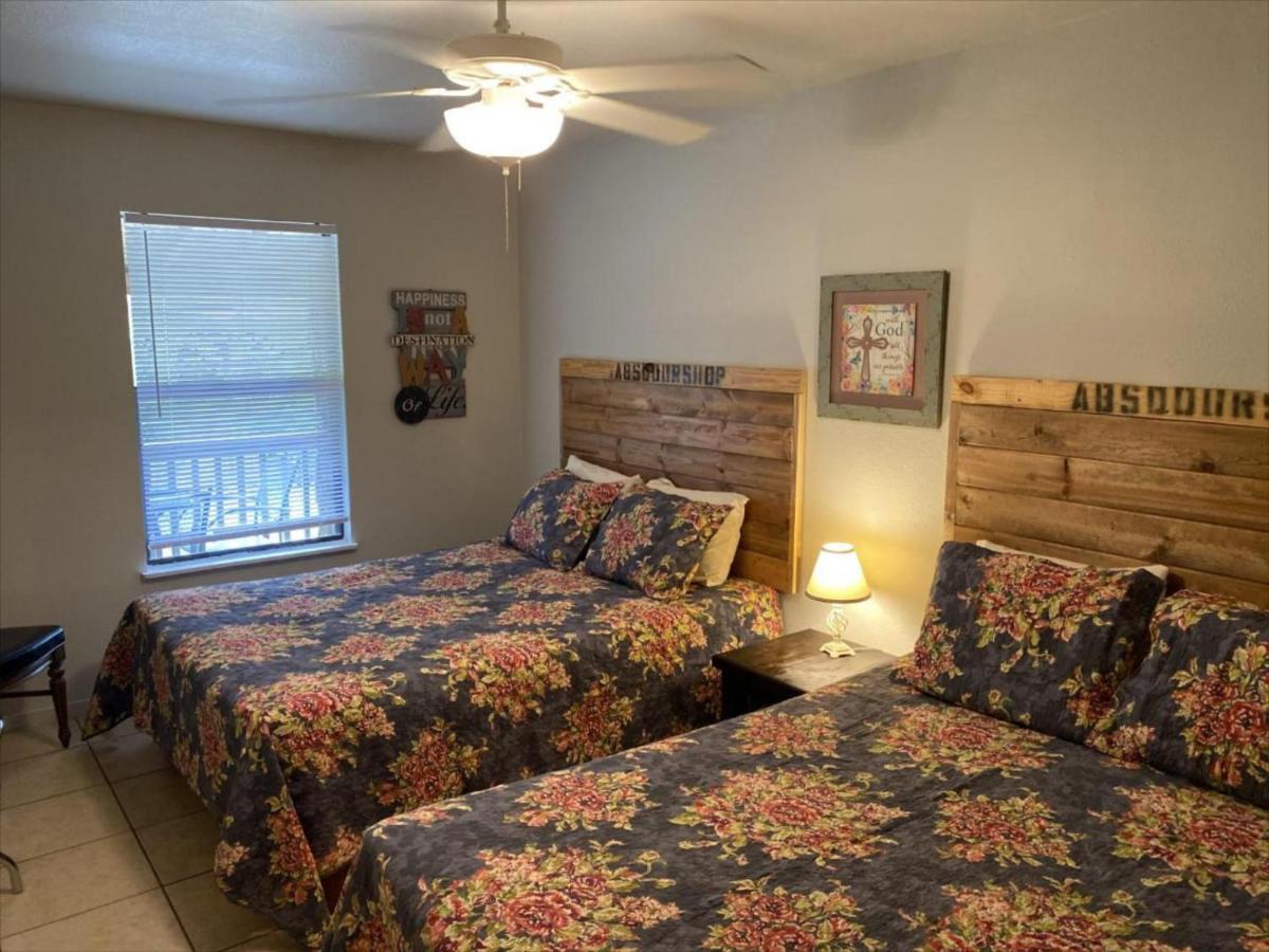 Riverstone Cabins Hotel Leakey Bagian luar foto