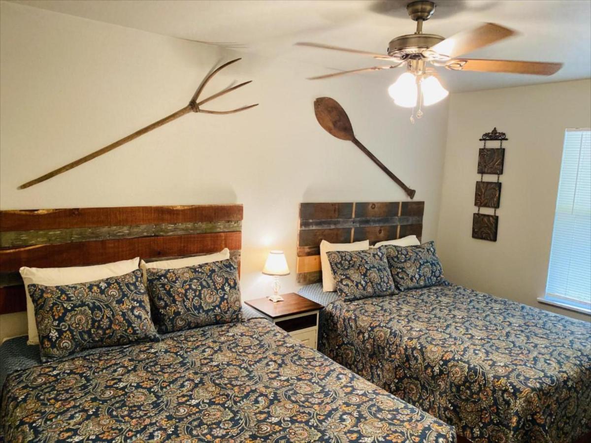 Riverstone Cabins Hotel Leakey Bagian luar foto